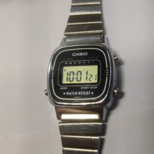 CASIO D123-LA670WD-1DF Vintage Watch