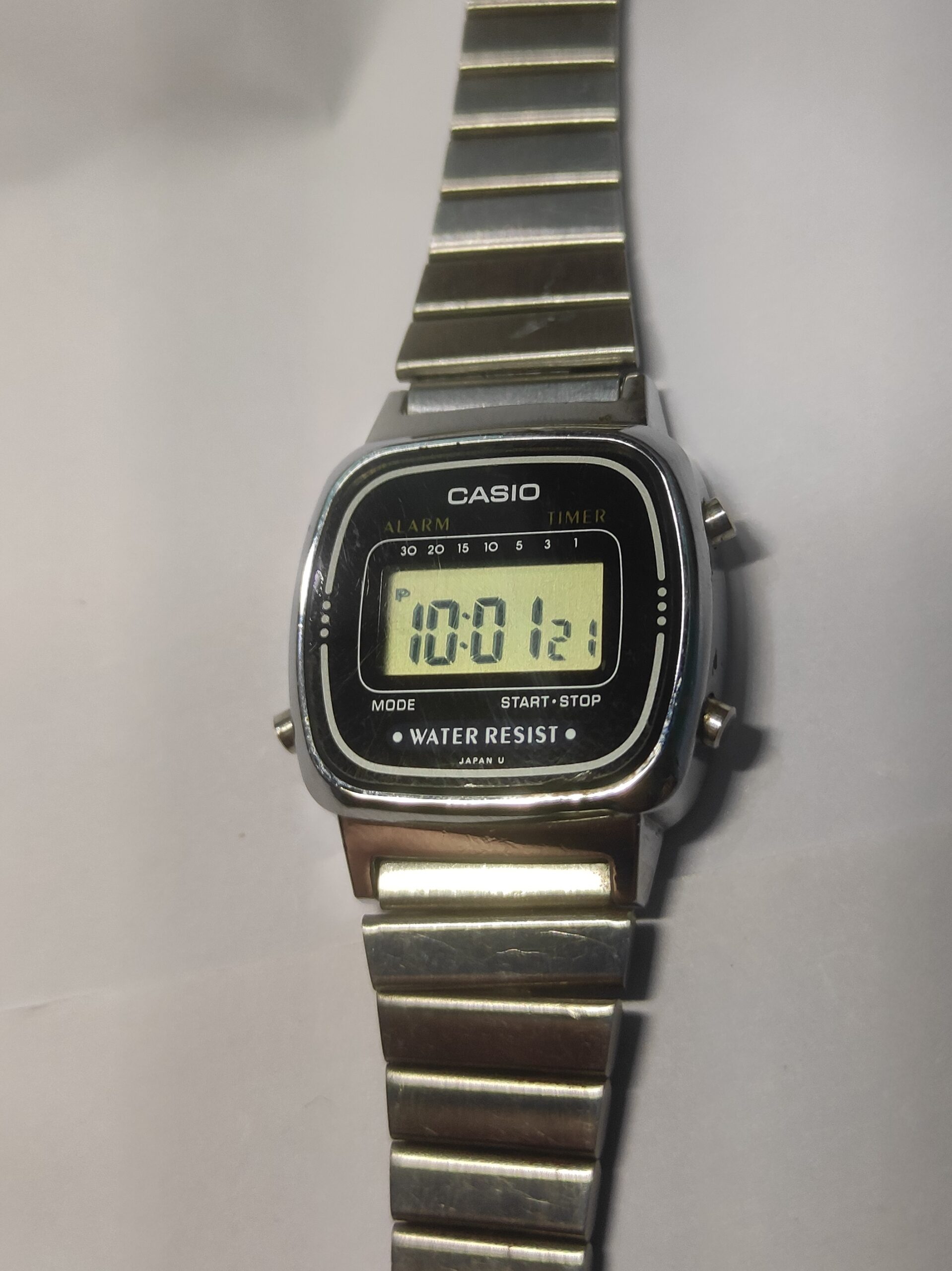 CASIO D123-LA670WD-1DF Vintage Watch