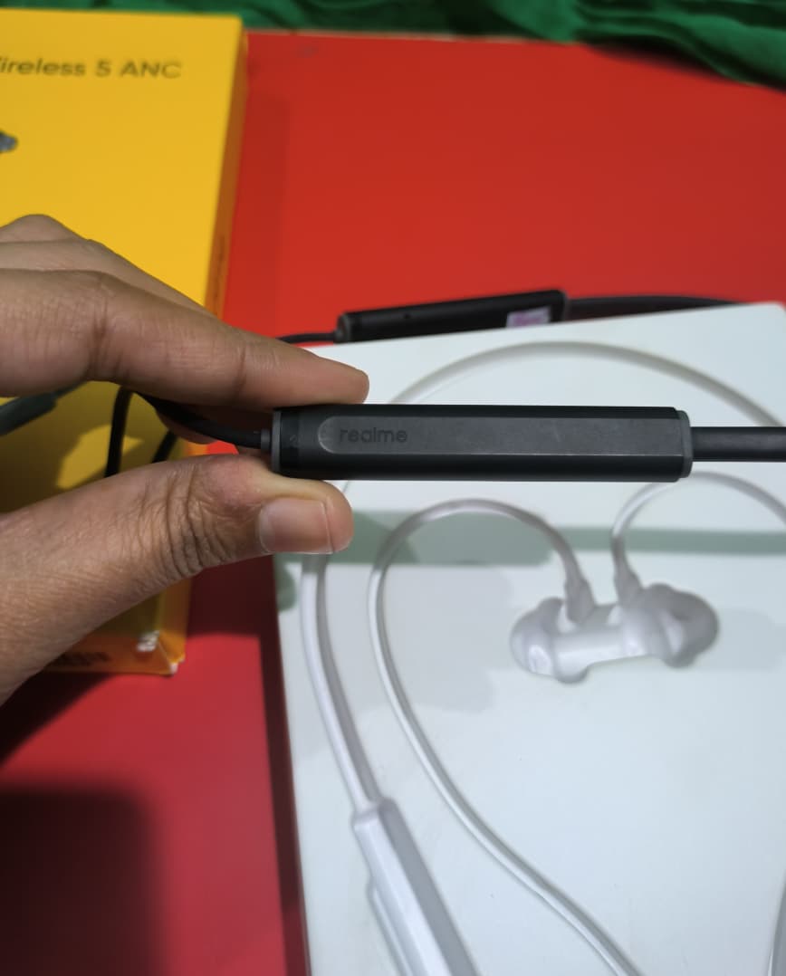 Realme Buds Wireless 5 | Original | Pre-owned | - Image 3