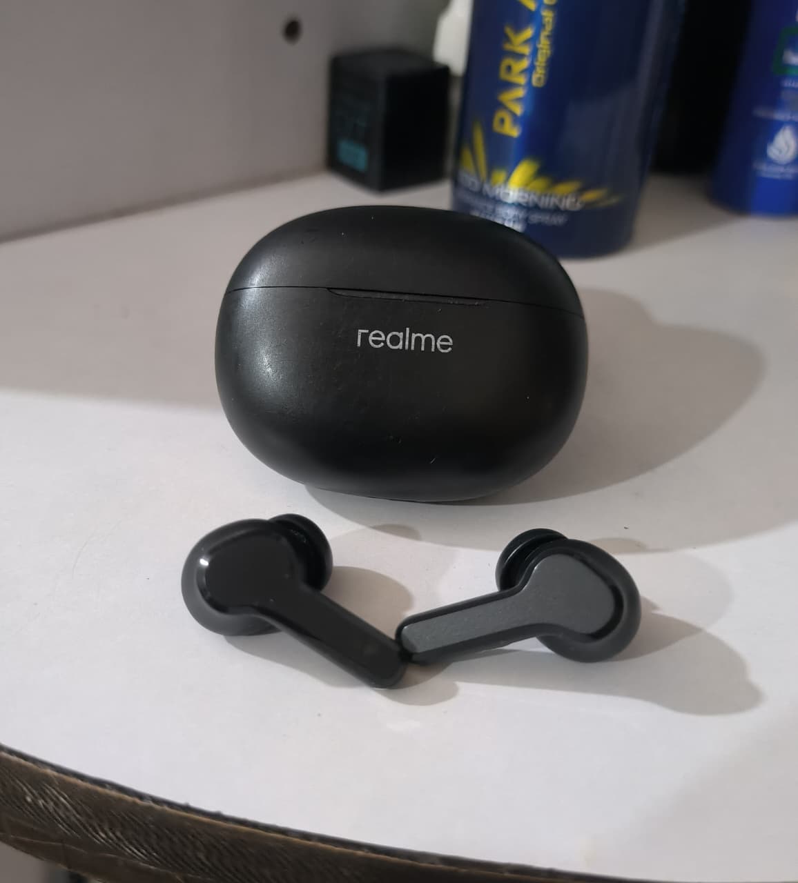 Realme Buds T110 | Original | Pre-owned | Perfectly Working | with Box - Image 2